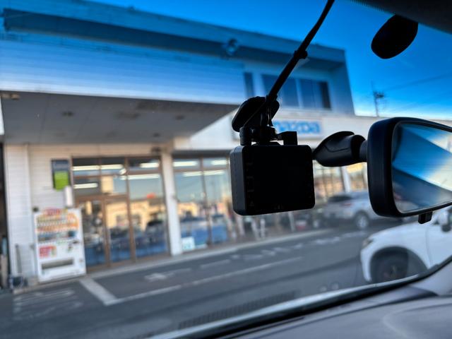 エルグランド ２５０ハイウェイスター　後期型　純正ナビ　フルセグ　走行中ＴＶ視聴可　バックカメラ　純正フリップダウンモニター　両側電動スライドドア　ハーフレザーシート　フロントスポイラーデイライト　オットマン　ドライブレコーダー前後（33枚目）