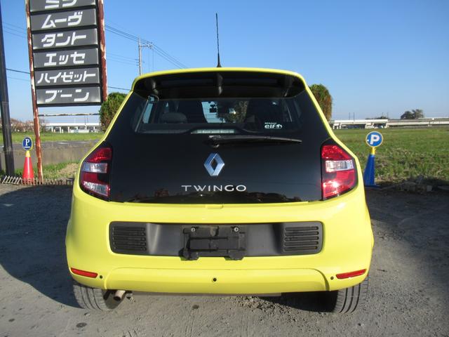トゥインゴ インテンス 修復歴無し 走行6万キロ台 純正オーディオ Bluetooth接続 オートライト 車両取説・スペアーキー完備 リヤパーキングセンサー ETC 15インチアルミ 900ccターボ(3枚目)