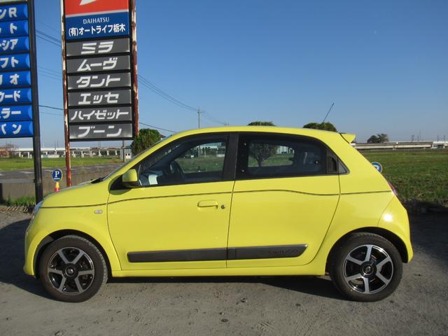 トゥインゴ インテンス 修復歴無し 走行6万キロ台 純正オーディオ Bluetooth接続 オートライト 車両取説・スペアーキー完備 リヤパーキングセンサー ETC 15インチアルミ 900ccターボ(4枚目)