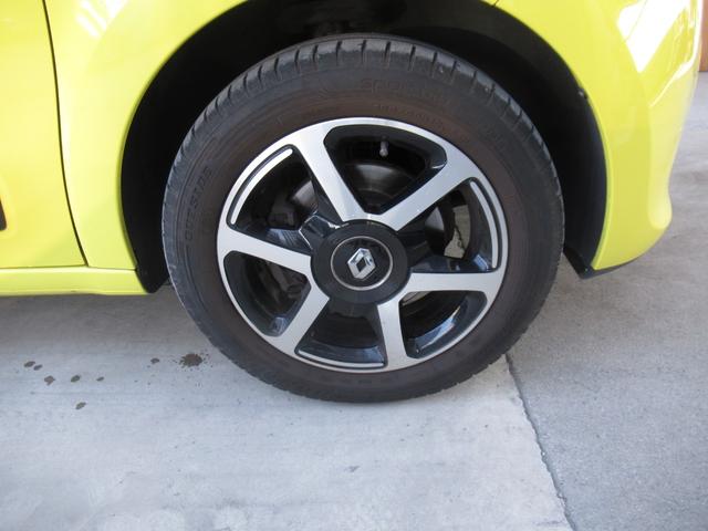 トゥインゴ インテンス 修復歴無し 走行6万キロ台 純正オーディオ Bluetooth接続 オートライト 車両取説・スペアーキー完備 リヤパーキングセンサー ETC 15インチアルミ 900ccターボ(19枚目)