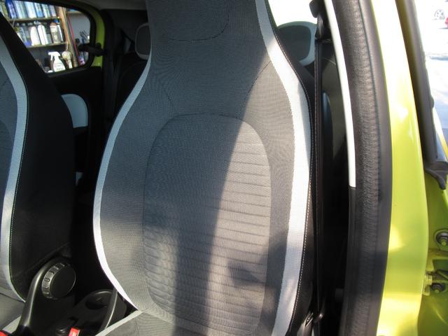 トゥインゴ インテンス 修復歴無し 走行6万キロ台 純正オーディオ Bluetooth接続 オートライト 車両取説・スペアーキー完備 リヤパーキングセンサー ETC 15インチアルミ 900ccターボ(44枚目)