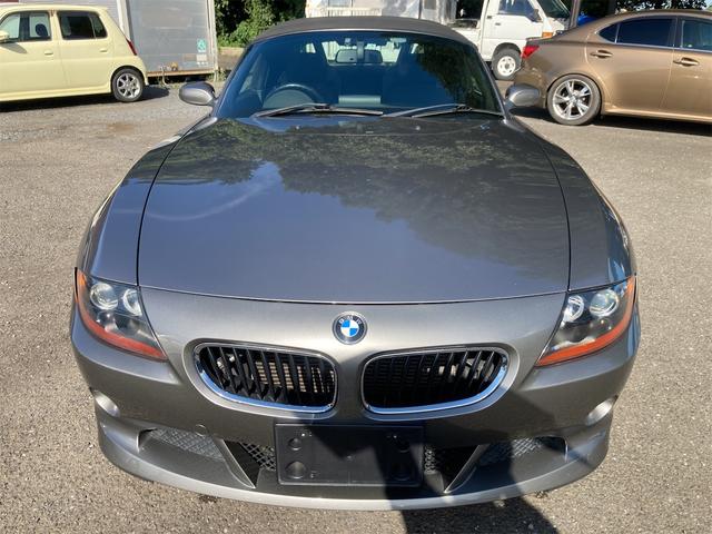 Ｚ４ ２．２ｉ　直列６気筒ＤＯＨＣ　２．２Ｌ（１７０ｐｓ）ソフトトップオープン　運／助／サイドエアバッグ　アルミホイール　純正ナビ　ＣＤ　キーレス　ＡＢＳ　ＥＴＣ　熱線入りガラス製リアウインドウ（2枚目）