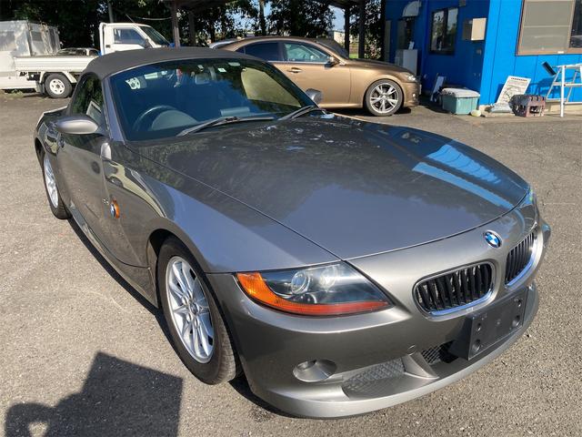 Ｚ４ ２．２ｉ　直列６気筒ＤＯＨＣ　２．２Ｌ（１７０ｐｓ）ソフトトップオープン　運／助／サイドエアバッグ　アルミホイール　純正ナビ　ＣＤ　キーレス　ＡＢＳ　ＥＴＣ　熱線入りガラス製リアウインドウ（6枚目）