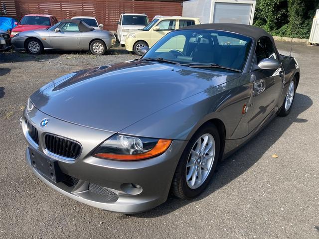 Ｚ４ ２．２ｉ　直列６気筒ＤＯＨＣ　２．２Ｌ（１７０ｐｓ）ソフトトップオープン　運／助／サイドエアバッグ　アルミホイール　純正ナビ　ＣＤ　キーレス　ＡＢＳ　ＥＴＣ　熱線入りガラス製リアウインドウ（7枚目）