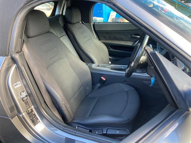 Ｚ４ ２．２ｉ　直列６気筒ＤＯＨＣ　２．２Ｌ（１７０ｐｓ）ソフトトップオープン　運／助／サイドエアバッグ　アルミホイール　純正ナビ　ＣＤ　キーレス　ＡＢＳ　ＥＴＣ　熱線入りガラス製リアウインドウ（13枚目）