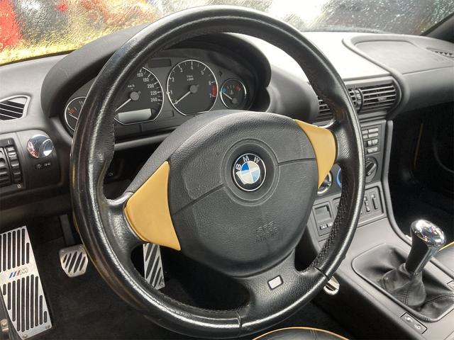 Ｚ３ロードスター 特別限定車　５ＭＴ　左ハンドル　直列４気筒ＤＯＨＣ　特別色ダカール・イエロー　本革Ｐシート（イエローパイピング）　インディビデュアル仕様スポーツ・ステアリング　セブリングマフラー　アルミペダル　リアスポ　ＥＴＣ（33枚目）