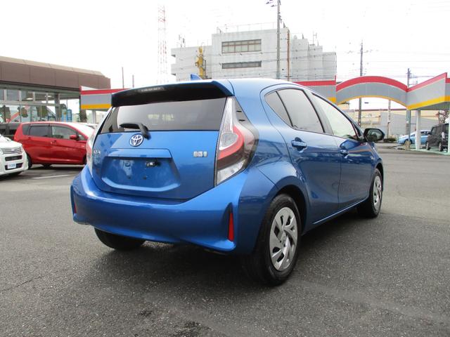 アクア S メモリーナビゲーション CD Bluetooth接続オーディオ バックモニター トヨタセーフティーセンス ETC オートエアコン 電動格納ミラー 横滑り防止機能 オートハイビーム プライバシーガラス(6枚目)