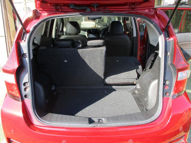 ノート ｅ－パワー　メダリスト　純正ナビゲーション　フルセグＴＶ　ＣＤ　ＤＶＤ再生可能　ミュージックサーバ　Ｂｌｕｅｔｏｏｔｈ接続オーディオ　アラウンドビューモニター　エマージェンシーブレーキ　インテリジェントルームミラー　ＥＴＣ（39枚目）