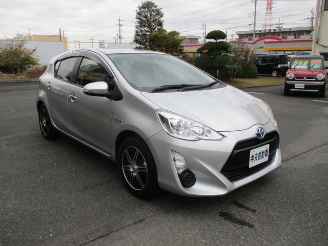 アクア Ｓスタイルブラック　メモリーナビゲーション　フルセグＴＶ　ＣＤ　ＤＶＤ再生　ミュージックサーバー　Ｂｌｕｅｔｏｏｔｈ接続オーディオ　バックカメラ　スマートキー　プッシュスタート　社外１５インチアルミホイール　ＥＴＣ（3枚目）