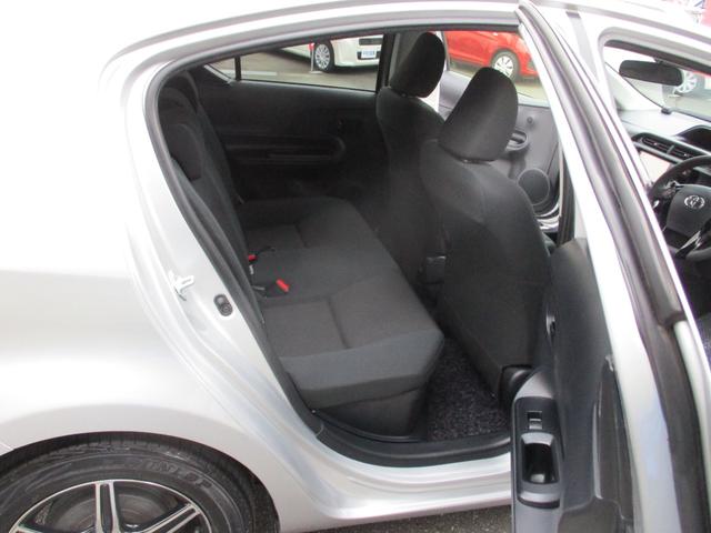 アクア Ｓスタイルブラック　メモリーナビゲーション　フルセグＴＶ　ＣＤ　ＤＶＤ再生　ミュージックサーバー　Ｂｌｕｅｔｏｏｔｈ接続オーディオ　バックカメラ　スマートキー　プッシュスタート　社外１５インチアルミホイール　ＥＴＣ（34枚目）