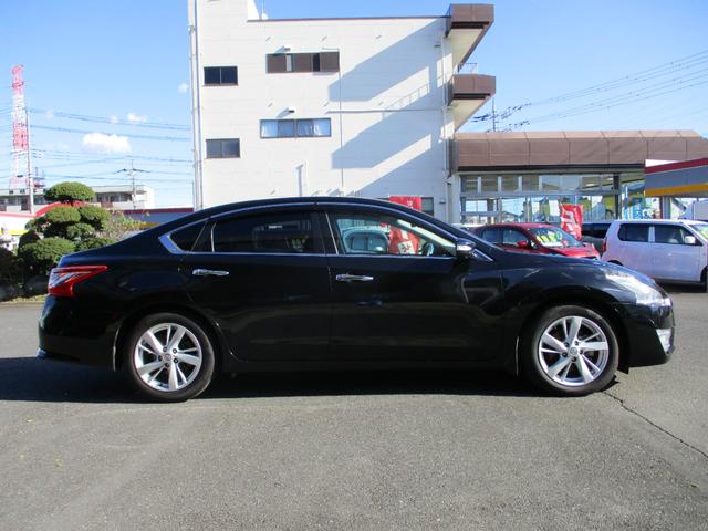 ティアナ ＸＶ　ナビＡＶＭパッケージ　純正メモリーナビゲーション　フルセグＴＶ　アラウンドビューモニター　純正革シート　純正ＨＩＤヘッドライト　純正１７インチアルミホイール　オートクルーズ　シートヒーター　シートクーラー　ＥＴＣ（5枚目）