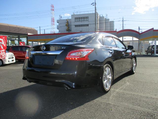 ティアナ ＸＶ　ナビＡＶＭパッケージ　純正メモリーナビゲーション　フルセグＴＶ　アラウンドビューモニター　純正革シート　純正ＨＩＤヘッドライト　純正１７インチアルミホイール　オートクルーズ　シートヒーター　シートクーラー　ＥＴＣ（6枚目）