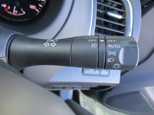 ティアナ ＸＶ　ナビＡＶＭパッケージ　純正メモリーナビゲーション　フルセグＴＶ　アラウンドビューモニター　純正革シート　純正ＨＩＤヘッドライト　純正１７インチアルミホイール　オートクルーズ　シートヒーター　シートクーラー　ＥＴＣ（25枚目）