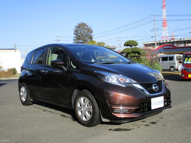 ノート Ｘ　純正メモリーナビゲーション　フルセグＴＶ　ＣＤ　Ｂｌｕｅｔｏｏｔｈ接続オーディオ　バックカメラ　スマートキー　プッシュスタート　エマージェンシーブレーキ　アイドリングストップ　横滑り防止機能　ＥＴＣ（3枚目）