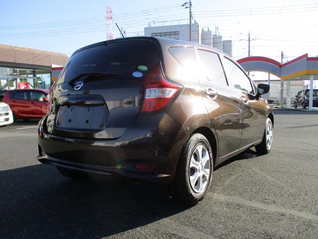 ノート Ｘ　純正メモリーナビゲーション　フルセグＴＶ　ＣＤ　Ｂｌｕｅｔｏｏｔｈ接続オーディオ　バックカメラ　スマートキー　プッシュスタート　エマージェンシーブレーキ　アイドリングストップ　横滑り防止機能　ＥＴＣ（6枚目）