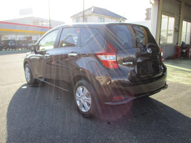 ノート Ｘ　純正メモリーナビゲーション　フルセグＴＶ　ＣＤ　Ｂｌｕｅｔｏｏｔｈ接続オーディオ　バックカメラ　スマートキー　プッシュスタート　エマージェンシーブレーキ　アイドリングストップ　横滑り防止機能　ＥＴＣ（8枚目）