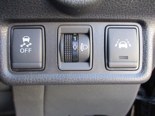 ノート Ｘ　純正メモリーナビゲーション　フルセグＴＶ　ＣＤ　Ｂｌｕｅｔｏｏｔｈ接続オーディオ　バックカメラ　スマートキー　プッシュスタート　エマージェンシーブレーキ　アイドリングストップ　横滑り防止機能　ＥＴＣ（26枚目）