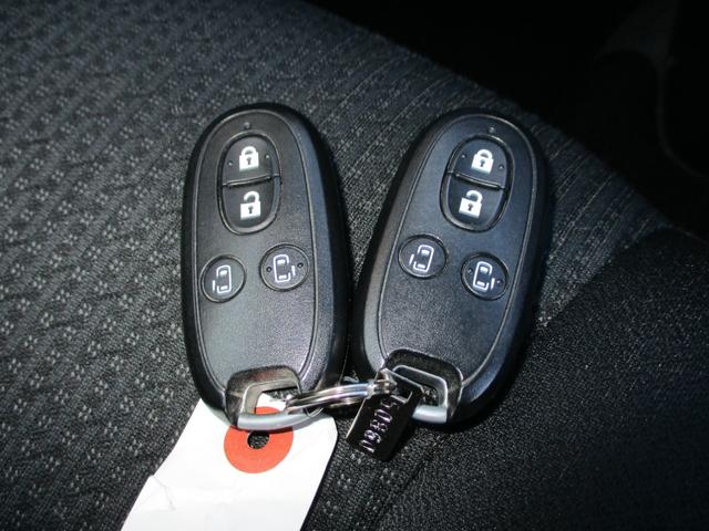 デリカＤ：２ Ｓ　メモリーナビゲーション　フルセグＴＶ　ＣＤ　ＤＶＤ再生　Ｂｌｕｅｔｏｏｔｈ接続オーディオ　バックカメラ　後席フリップダウンモニター　純正フルエアロ　１５インチアルミ　ＨＩＤ　フォグランプ　スマートキー（27枚目）