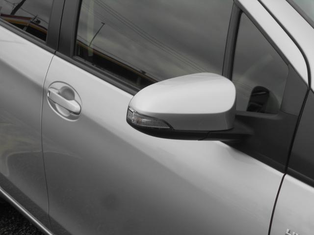 ヴィッツ ハイブリッドＦ　メモリーナビ　ワンセグＴＶ　バックカメラ　Ｂｌｕｅｔｏｏｔｈ　オートエアコン　電動格納ミラー　ウインカーミラー　プライバシーガラス（15枚目）
