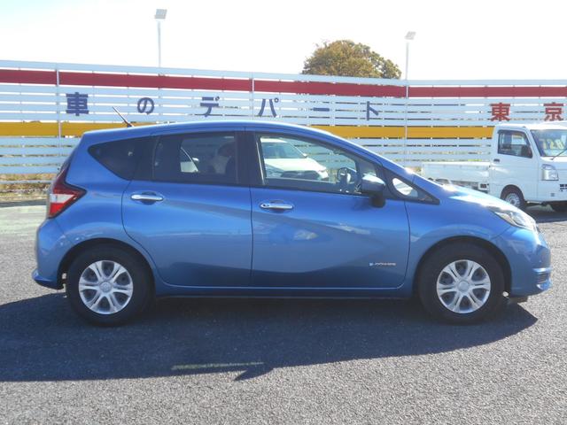 ノート ｅ－パワー　Ｘ　メモリーナビ　フルセグＴＶ　アラウンドビューモニター　スマートキー　プッシュスタート　衝突軽減ブレーキ　Ｂｌｕｅｔｏｏｔｈ　バックカメラ　オートエアコン　電動格納ミラー（9枚目）