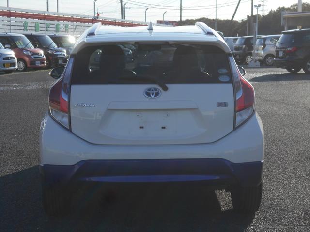 アクア X-アーバン メモリーナビ ワンセグTV スマートキー プッシュスタート 15インチアルミホイール ハーフレザーシート エアロ ETC ウィンカーミラー 電動格納ミラー プライバシーガラス(6枚目)