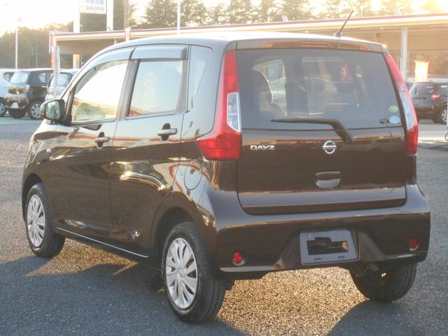デイズ Ｊ　衝突軽減ブレーキ　キーレス　エアコン　パワステ　パワーウィンドウ　ＡＢＳ　電動格納ミラー　プライバシーガラス（5枚目）