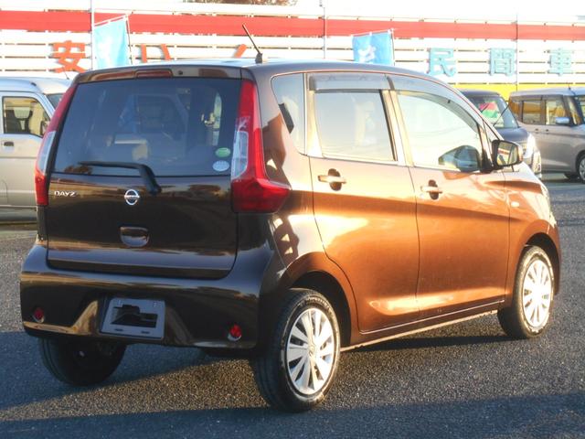 デイズ Ｊ　衝突軽減ブレーキ　キーレス　エアコン　パワステ　パワーウィンドウ　ＡＢＳ　電動格納ミラー　プライバシーガラス（7枚目）