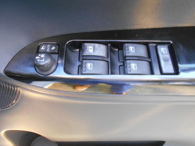 タント カスタムＸ　メモリーナビ　フルセグＴＶ　バックカメラ　パワースライドドア　スマートキー　プッシュスタート　Ｂｌｕｅｔｏｏｔｈ　ＬＥＤライト　１５インチアルミホイール　シートヒーター　アイドリングストップ（31枚目）