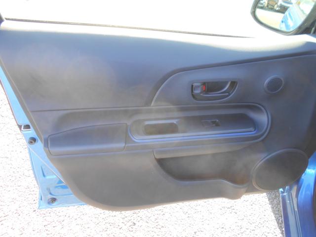 アクア S メモリーナビ ワンセグTV バックカメラ スマートキー プッシュスタート Bluetooth 電動格納ミラー ETC ウィンカーミラー プライバシーガラス オートエアコン(17枚目)