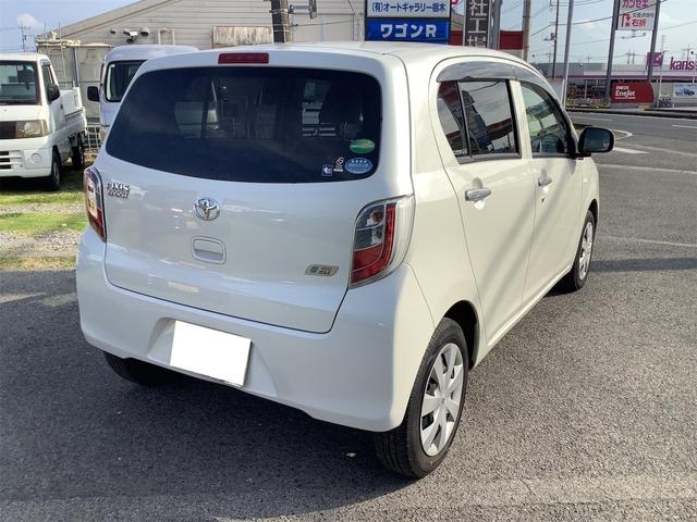 ピクシスエポック Ｘ　横滑り防止　盗難防止　衝突安全ボディ　パワーステアリング　助手席エアバッグ　キーレス　エアコン　運転席エアバッグ　パワーウィンドウ　ＡＢＳ　ｅｃｏＩＤＬＥ（5枚目）
