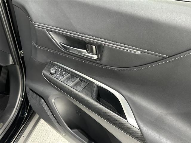 ハリアー Ｇ　衝突回避ブレーキ　ＡＵＸ接続　セキュリティーアラーム　ＡＡＣ　バックモニタ－　記録簿有　１オーナ　横滑防止装置　ＬＥＤランプ　スマキー　キーフリー　ＡＷ　ＥＴＣ車載器　ＰＳ　パワーウインドウ　ＴＶ（7枚目）