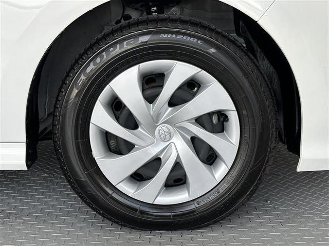 ヤリス ハイブリッドＸ　カーテンエアバッグ　イモビライザー　バックモニター　ワイヤレスキー　ＡＢＳ　ナビ　オートクルーズ　ミュージックプレイヤー接続可　Ｗエアバック　パワーウィンドウ　オートエアコン　ＥＴＣ　エアバック（6枚目）