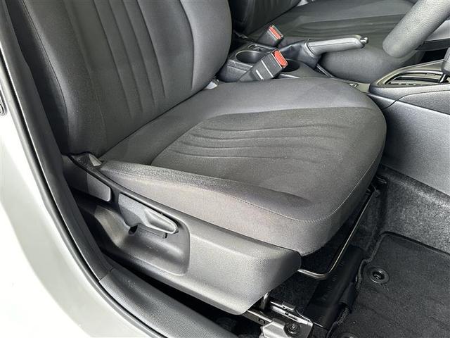 ヤリス ハイブリッドＸ　カーテンエアバッグ　イモビライザー　バックモニター　ワイヤレスキー　ＡＢＳ　ナビ　オートクルーズ　ミュージックプレイヤー接続可　Ｗエアバック　パワーウィンドウ　オートエアコン　ＥＴＣ　エアバック（10枚目）