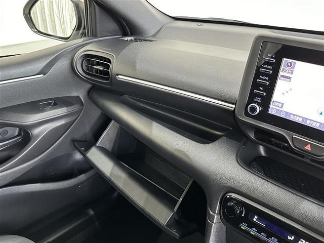 ヤリス ハイブリッドＸ　カーテンエアバッグ　イモビライザー　バックモニター　ワイヤレスキー　ＡＢＳ　ナビ　オートクルーズ　ミュージックプレイヤー接続可　Ｗエアバック　パワーウィンドウ　オートエアコン　ＥＴＣ　エアバック（23枚目）