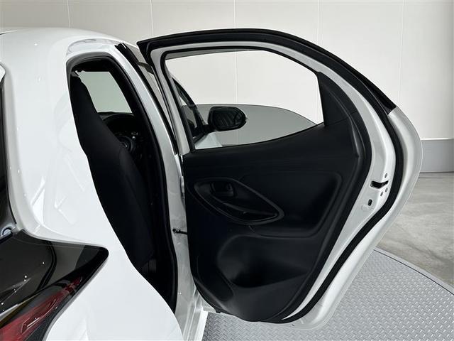 ヤリス ハイブリッドＸ　カーテンエアバッグ　イモビライザー　バックモニター　ワイヤレスキー　ＡＢＳ　ナビ　オートクルーズ　ミュージックプレイヤー接続可　Ｗエアバック　パワーウィンドウ　オートエアコン　ＥＴＣ　エアバック（26枚目）