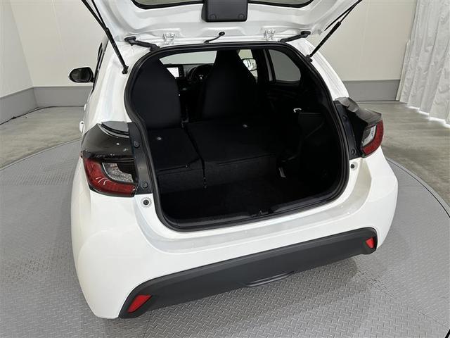 ヤリス ハイブリッドＸ　カーテンエアバッグ　イモビライザー　バックモニター　ワイヤレスキー　ＡＢＳ　ナビ　オートクルーズ　ミュージックプレイヤー接続可　Ｗエアバック　パワーウィンドウ　オートエアコン　ＥＴＣ　エアバック（29枚目）