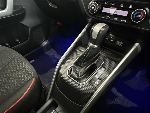 ライズ Z 誤発進抑制機能 エアコン エアロ テレビ スマートキー&プッシュスタート 地デジTV VSA 盗難防止装置 ミュージックプレイヤー接続可 アイドリングストップ機能 クルコン バックモニター キーレス(21枚目)