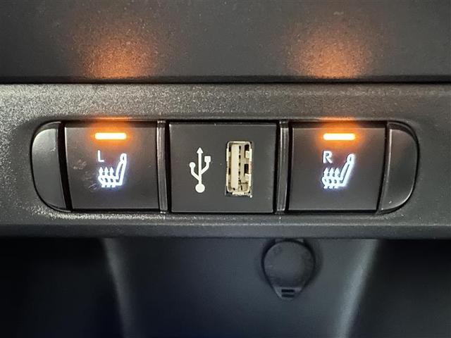 ヤリス Ｚ　サイドＳＲＳ　ＡＡＣ　バックモニタ　スマキー　横滑防止装置　地デジ　キーフリー　ＬＥＤランプ　パワーウインドウ　定期点検記録簿　助手席エアバック　クルコン　エアバッグ　パワーステアリング　ＥＴＣ（21枚目）