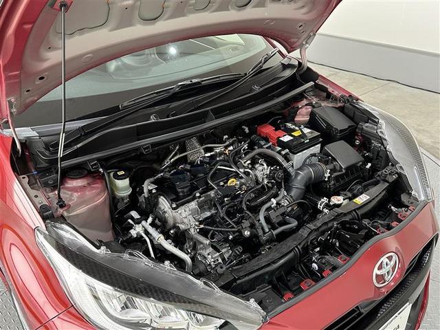 ヤリス Ｚ　サイドＳＲＳ　ＡＡＣ　バックモニタ　スマキー　横滑防止装置　地デジ　キーフリー　ＬＥＤランプ　パワーウインドウ　定期点検記録簿　助手席エアバック　クルコン　エアバッグ　パワーステアリング　ＥＴＣ（31枚目）