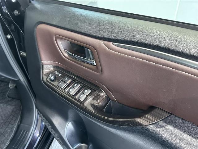 エスクァイア ハイブリッドＧｉ　プレミアムパッケージ　地上デジタル　衝突被害軽減　ＬＥＤライト　１オナ　Ｂカメラ　クルコン　スマートキー　メモリナビ　ナビ＆ＴＶ　キーレス　盗難防止装置　ＤＶＤ再生　ＡＢＳ　３列シート　ＥＴＣ　記録簿有　アルミ　両自動ドア（10枚目）