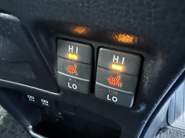 エスクァイア ハイブリッドＧｉ　プレミアムパッケージ　地上デジタル　衝突被害軽減　ＬＥＤライト　１オナ　Ｂカメラ　クルコン　スマートキー　メモリナビ　ナビ＆ＴＶ　キーレス　盗難防止装置　ＤＶＤ再生　ＡＢＳ　３列シート　ＥＴＣ　記録簿有　アルミ　両自動ドア（23枚目）