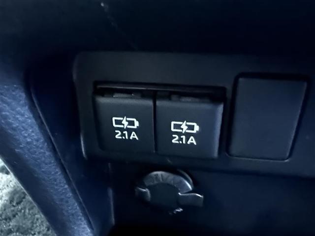 エスクァイア ハイブリッドＧｉ　プレミアムパッケージ　地上デジタル　衝突被害軽減　ＬＥＤライト　１オナ　Ｂカメラ　クルコン　スマートキー　メモリナビ　ナビ＆ＴＶ　キーレス　盗難防止装置　ＤＶＤ再生　ＡＢＳ　３列シート　ＥＴＣ　記録簿有　アルミ　両自動ドア（24枚目）