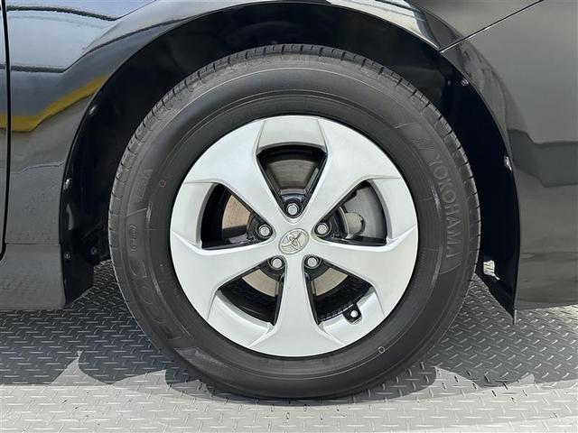 プリウス Ｓ　Ｂモニタ－　フルセグ地デジ　インテリキー　ＨＤＤナビゲーション　デュアルエアバック　エアＢ　イモビライザー　ＤＶＤ再生可能　ナビＴＶ　ＡＵＴＯエアコン　横スベリ防止　アルミホイール　ＡＢＳ　取説記録（6枚目）