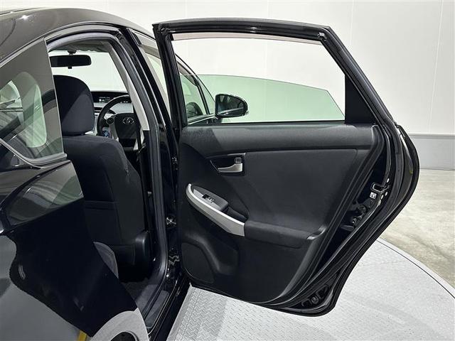 プリウス Ｓ　Ｂモニタ－　フルセグ地デジ　インテリキー　ＨＤＤナビゲーション　デュアルエアバック　エアＢ　イモビライザー　ＤＶＤ再生可能　ナビＴＶ　ＡＵＴＯエアコン　横スベリ防止　アルミホイール　ＡＢＳ　取説記録（23枚目）