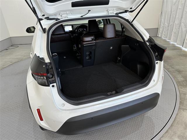 ヤリスクロス ハイブリッドＺ　クルーズＣ　横滑防止装置　リアカメラ　ワンオーナー車　フルセグ地デジ　ＬＥＤライト　メモリーナビゲーション　ナビ＆ＴＶ　盗難防止装置　電動シート　ＡＷ　キーレス　ＤＶＤ再生　スマートキー　ＡＢＳ（29枚目）