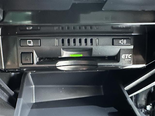 カムリ Ｇレザーパッケージ　衝突被害軽減　ＤＶＤプレーヤー　定期点検記録簿　ＬＥＤランプ　ナビＴＶ　横滑り防止　本革シート　電動シート　地デジＴＶ　イモビライザー　エアバッグ　キーフリー　メモリ－ナビ　オートクルーズ　ＡＢＳ（25枚目）