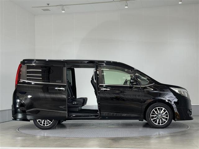 エスクァイア Ｇｉ　エアロ付き　両側Ｐドア　ウォークスルー　１オナ　スマートキーＰスタート　リアカメラ　アイドリングＳＴＯＰ　ＥＴＣ車載器　オートエアコン　イモビライザー　オートクルーズコントロール　キーレス　ナビＴＶ（6枚目）