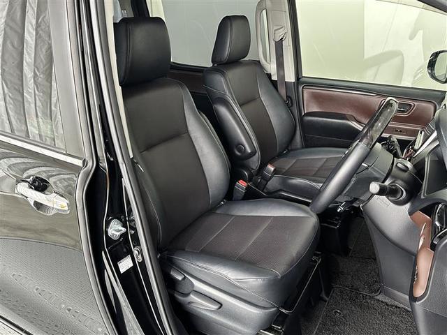 エスクァイア Ｇｉ　エアロ付き　両側Ｐドア　ウォークスルー　１オナ　スマートキーＰスタート　リアカメラ　アイドリングＳＴＯＰ　ＥＴＣ車載器　オートエアコン　イモビライザー　オートクルーズコントロール　キーレス　ナビＴＶ（9枚目）