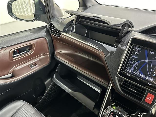 エスクァイア Ｇｉ　エアロ付き　両側Ｐドア　ウォークスルー　１オナ　スマートキーＰスタート　リアカメラ　アイドリングＳＴＯＰ　ＥＴＣ車載器　オートエアコン　イモビライザー　オートクルーズコントロール　キーレス　ナビＴＶ（22枚目）