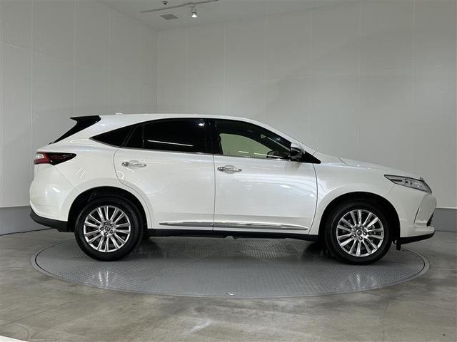 ハリアー プレミアム　メタル　アンド　レザーパッケージ　横滑り防止機能　メモリナビ　プリクラッシュセーフティー　レザーシート　キーレス　アルミホイール　ＡＢＳ　地デジ　バックガイドモニター　クルーズコントロール　ワンオーナー　盗難防止装置　パワーシート（3枚目）